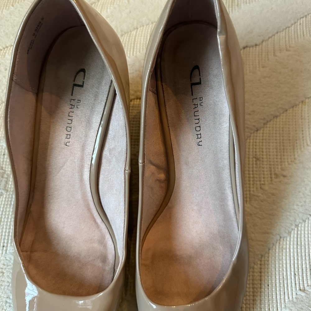 CL by Laundry Women's Beige Heels
